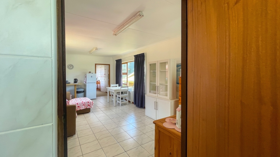 5 Bedroom Property for Sale in Glentana Western Cape
